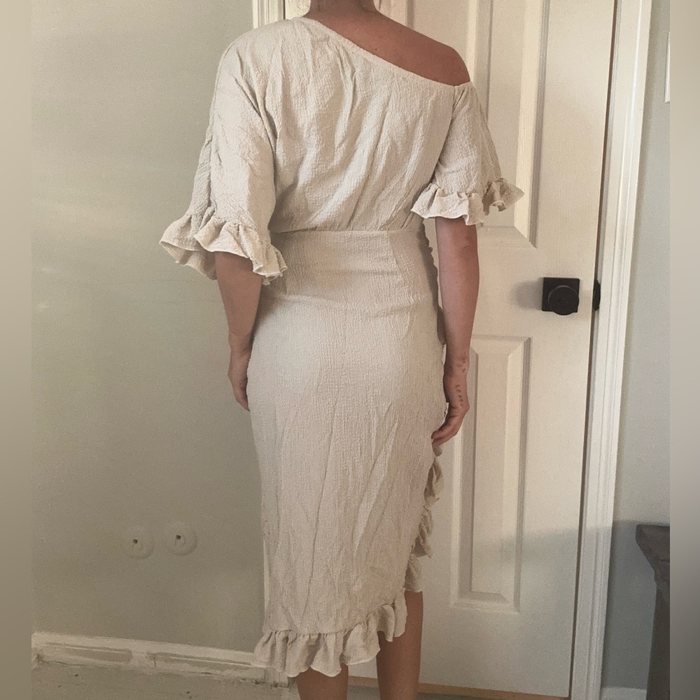 PRETTYLITTLETHING Ruffle One Shoulder Dress - Picture 3 of 8